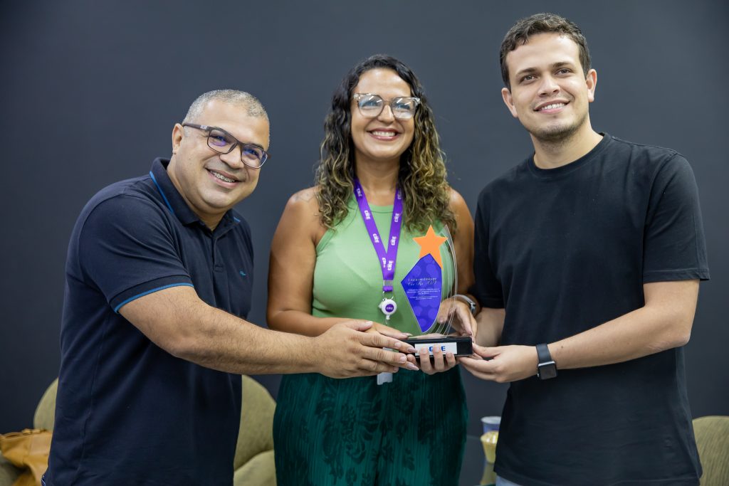 mesquita-recebe-premio-estagio-em-destaque-ciee-rio-2024