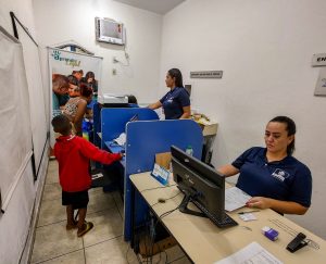 centro-municipal-de-servicos-emite-identidade-para-criancas-e-adolescentes