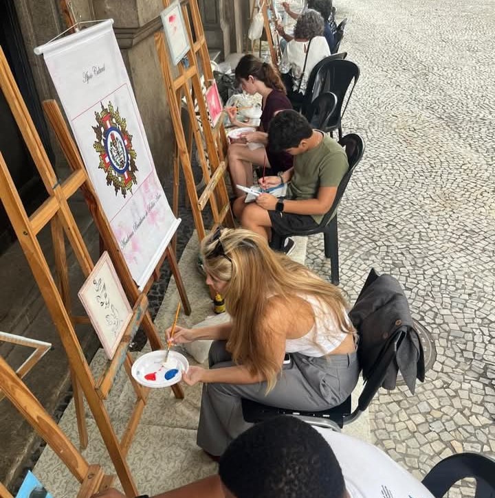 oficina-de-arte-na-tijuca-para-alunos-de-pintura-em-tela
