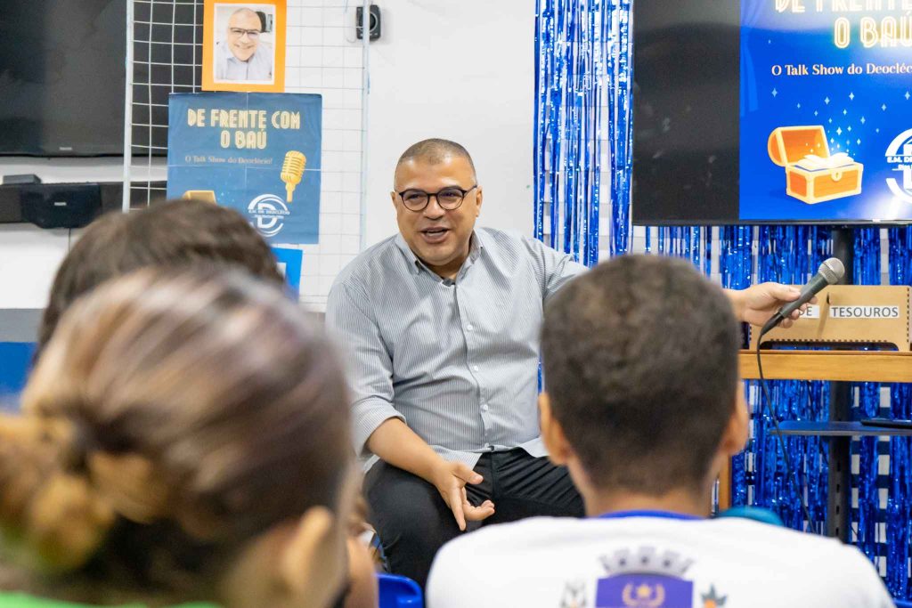 secretario-de-educacao-de-mesquita-e-entrevistado-no-talk-show-estudantil-de-frente-com-o-bau