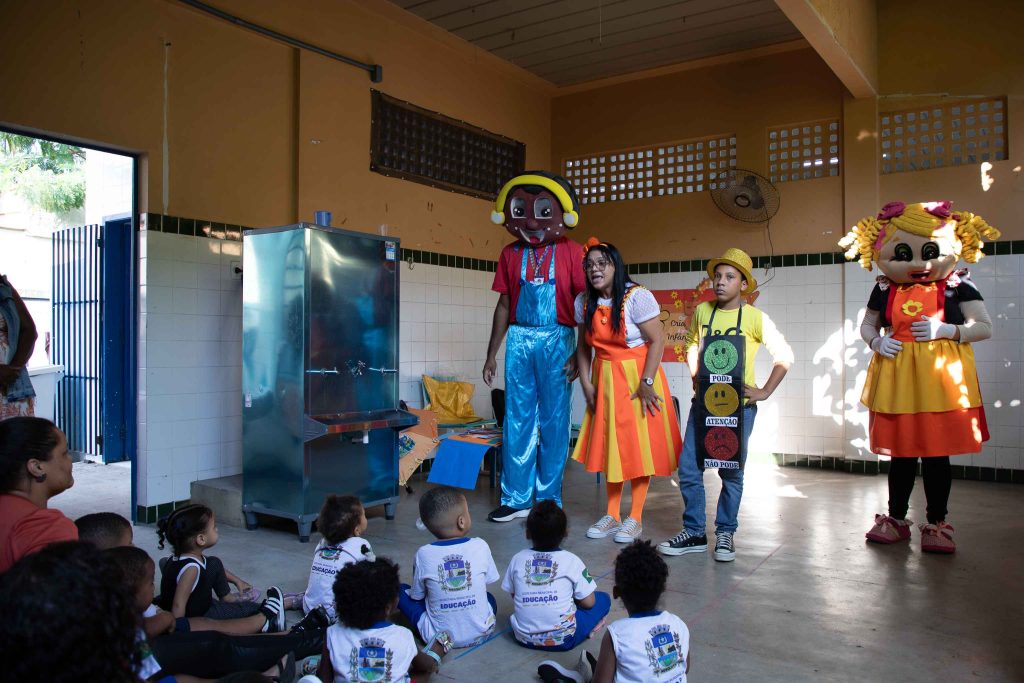 educacao-de-mesquita-abraca-a-campanha-maio-laranja