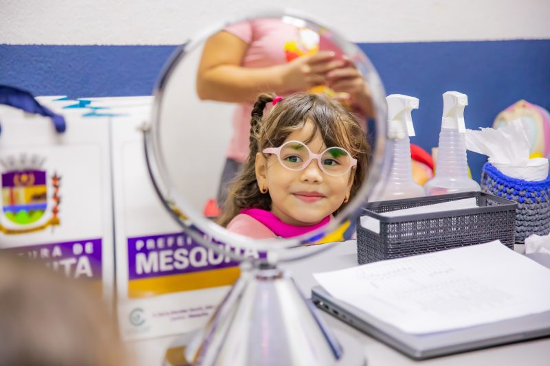 alunos-da-rede-publica-de-mesquita-recebem-oculos-de-grau-gratuitos