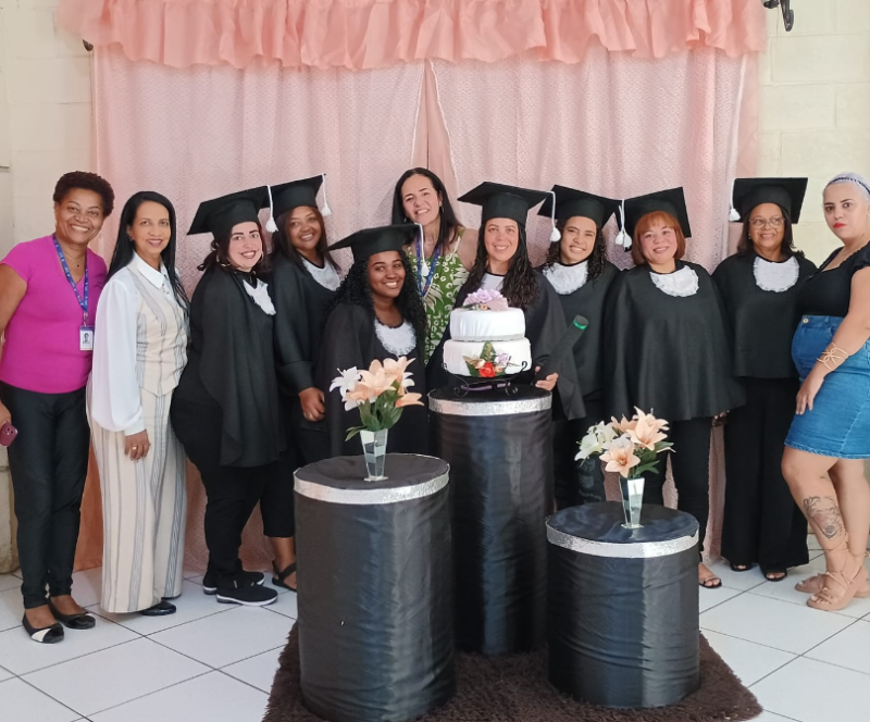 Primeira turma de Colorimetria formada no Espaço da Mulher Mesquitense