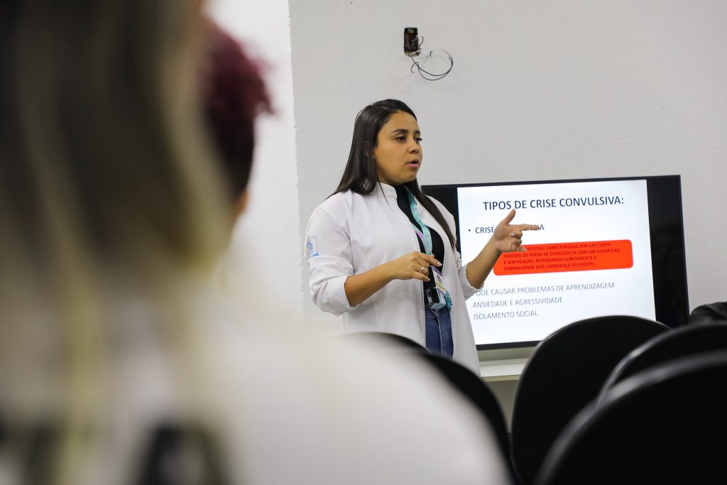 escolas-de-mesquita-recebem-acoes-de-capacitacao-para-primeiros-socorros