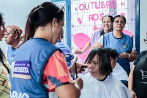 clinica-da-familia-jacutinga-recebe-acoes-sociais-em-alusao-ao-outubro-rosa