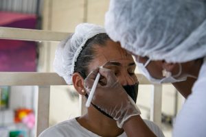 vagas-para-cursos-gratuitos-de-design-de-sobrancelhas-e-depilacao-em-mesquita