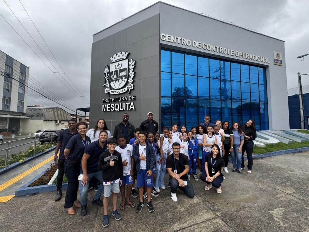educacao-e-tecnologia-alunos-de-mesquita-visitam-o-cco