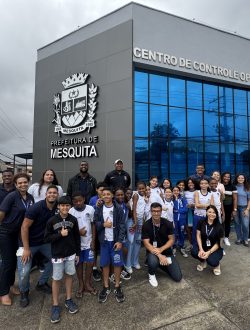 Educação e tecnologia: alunos de Mesquita visitam o CCO