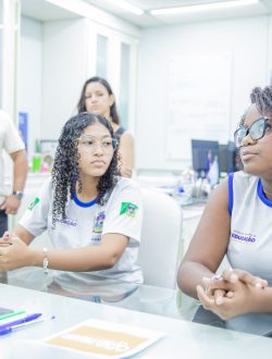 Estudantes destaque em conferência ambiental nacional visitam gabinete executivo de Mesquita