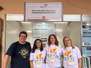 educacao-de-mesquita-marca-presenca-na-fecti-2025