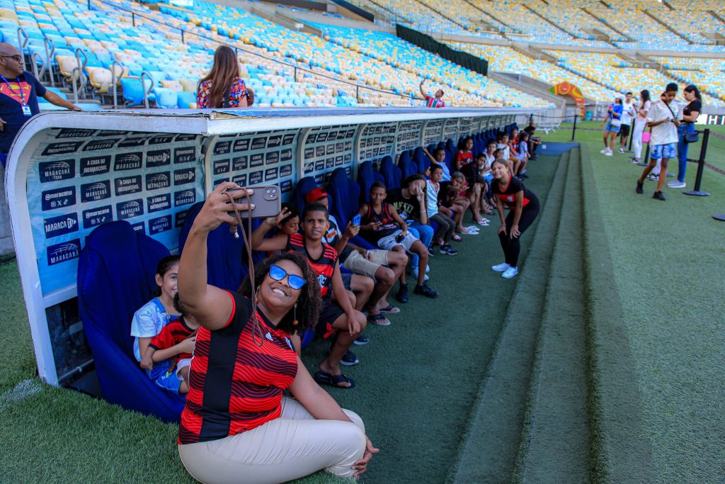 alunos-do-nam-fazem-visita-guiada-no-maracana