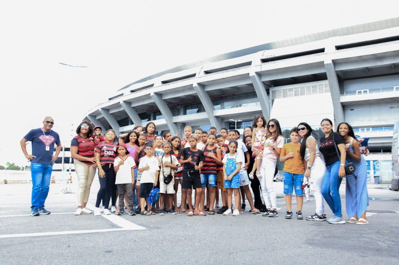 alunos-do-nam-fazem-visita-guiada-no-maracana