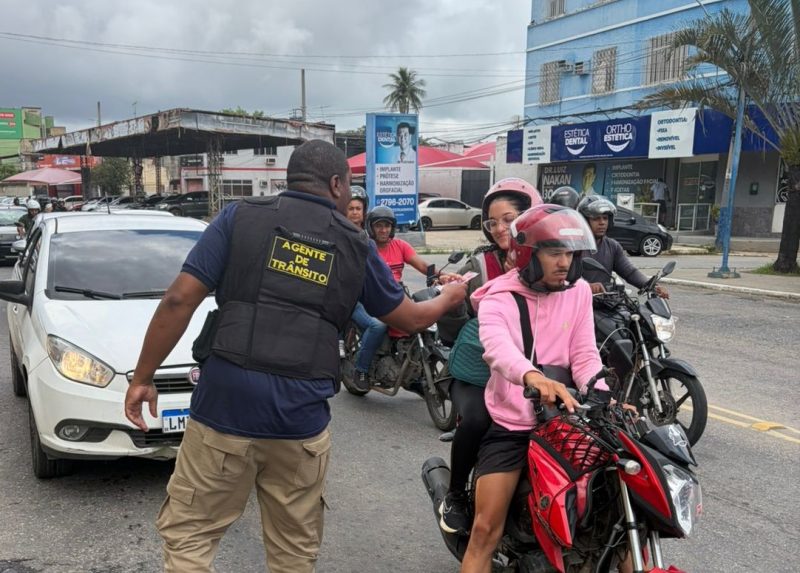 campanha-no-transito-especial-pelo-mes-da-mulher-em-mesquita