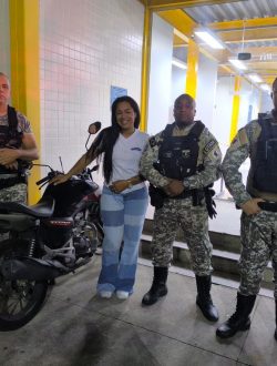 GTAM de Mesquita recupera moto e devolve à proprietária