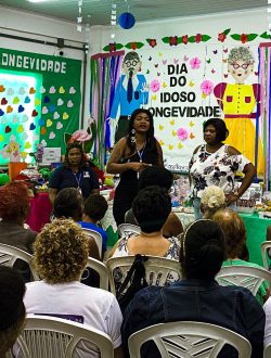 Gincana educativa para a terceira idade no Centro de Longevidade de Mesquita