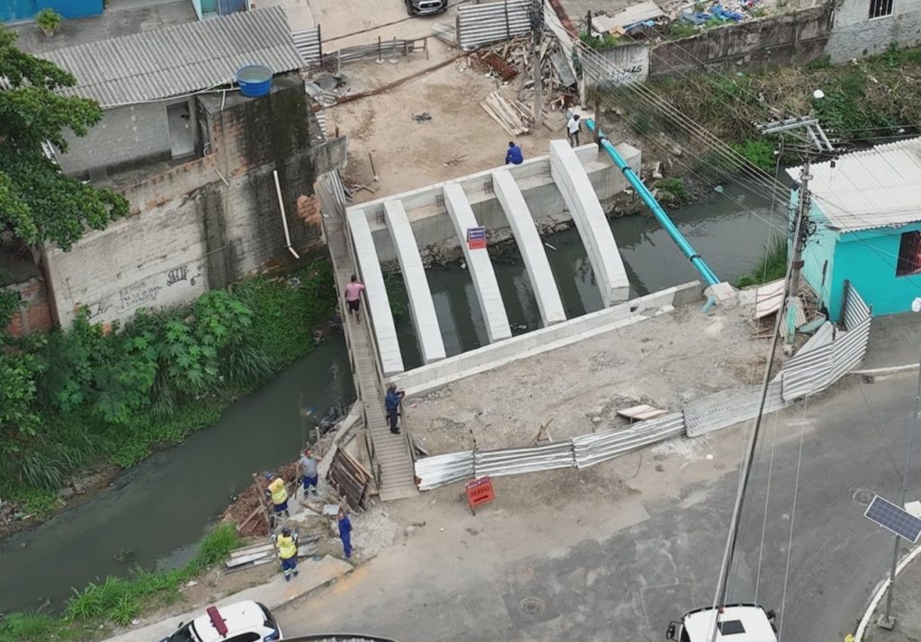 comeca-obra-de-expansao-da-ponte-da-rua-delfina-borges