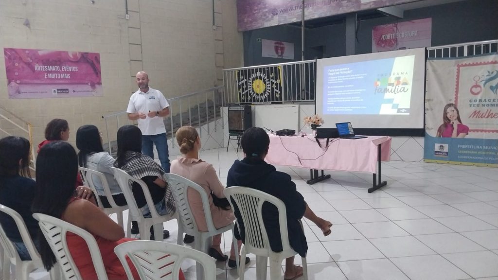 palestra-orienta-mulheres-sobre-empreendedorismo-e-programas-sociais